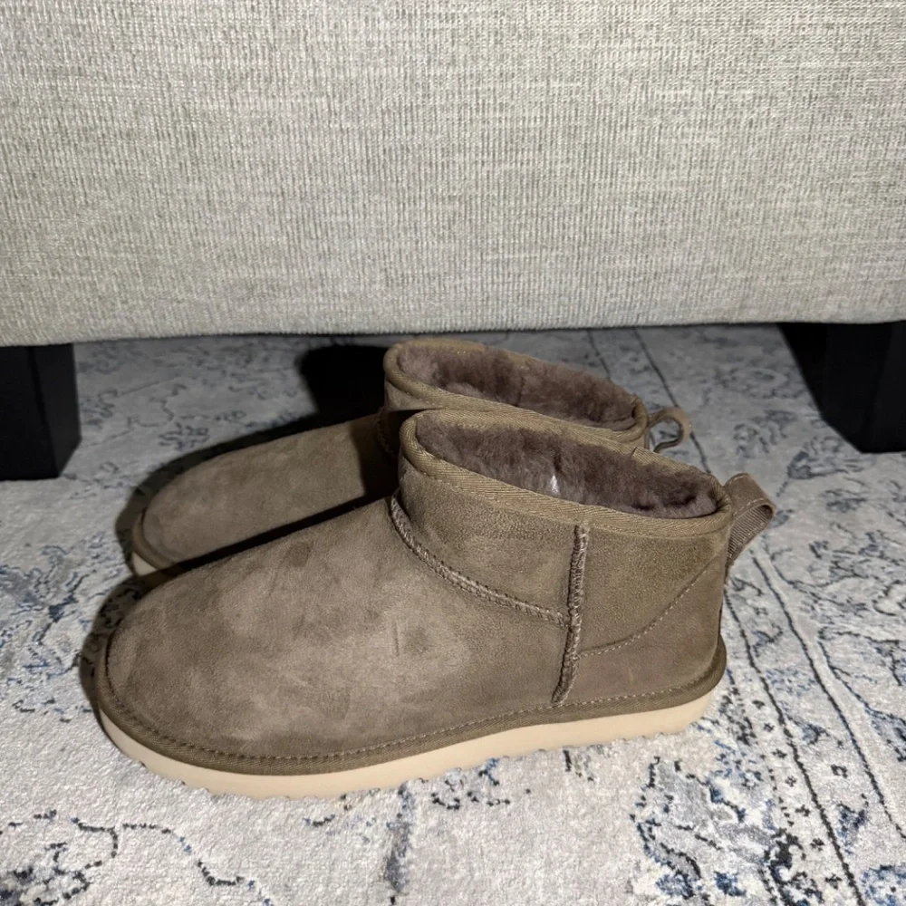UGG Classic Ultra Mini Hickory boot